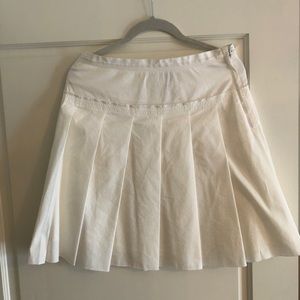 BCBGMaxAzria White Pleated Skirt